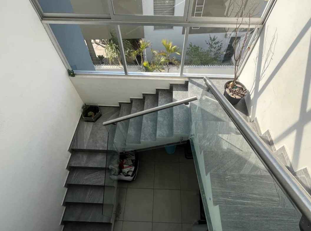 escaleras casa de lujo en venta en zapopan jalisco